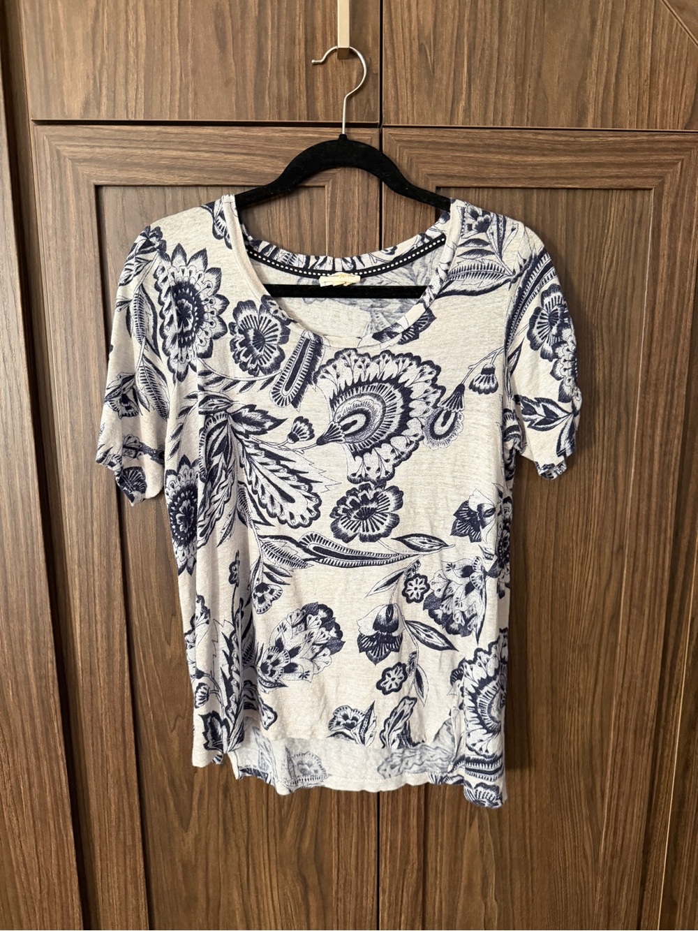 Anthropologie 100% Linen Cream Tee with Navy Floral Print